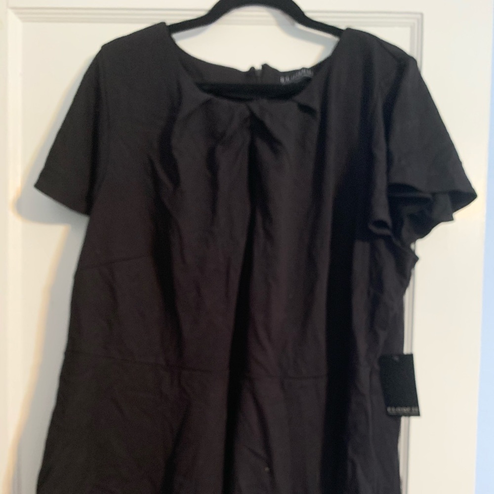 Eloquii black blouse. Size 22 NWT.